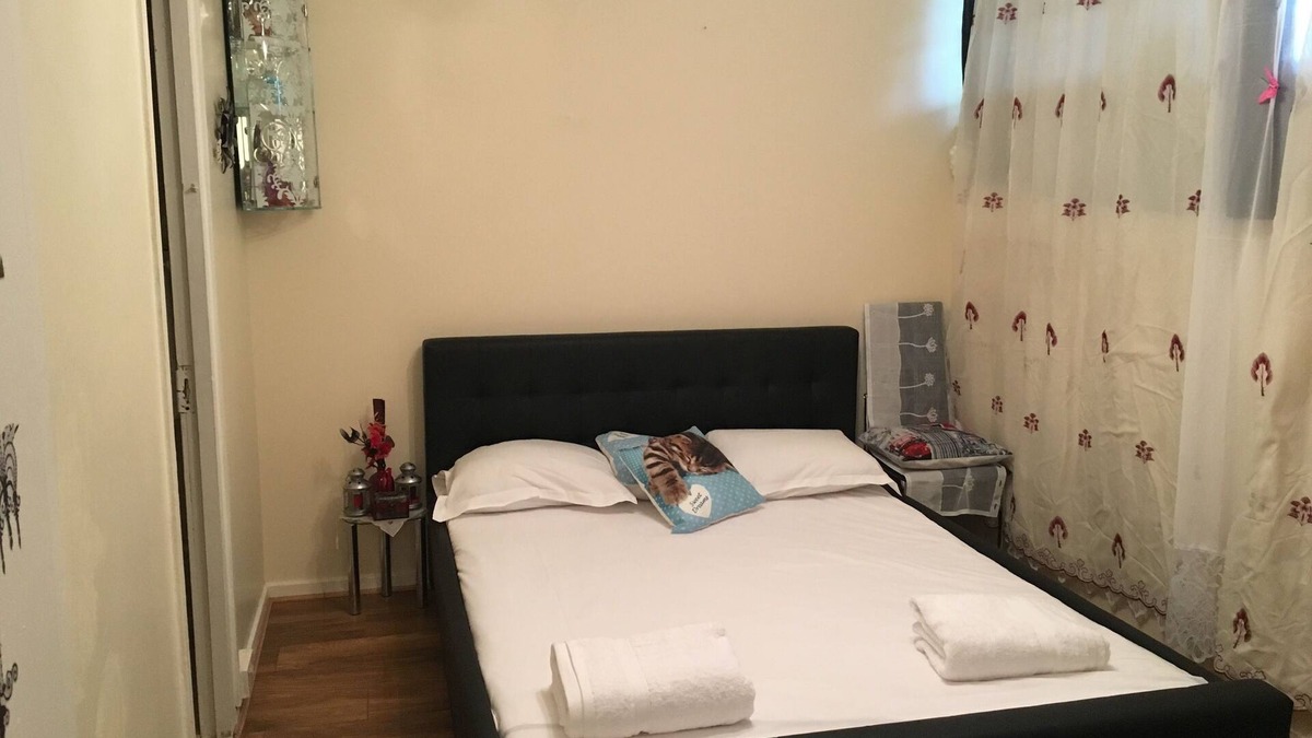 Southwark Apartment | JADE’S STAYS-COSY/VIBRANT 1 BED APARTMENT IN TRENDY PECKHAM , LONDON