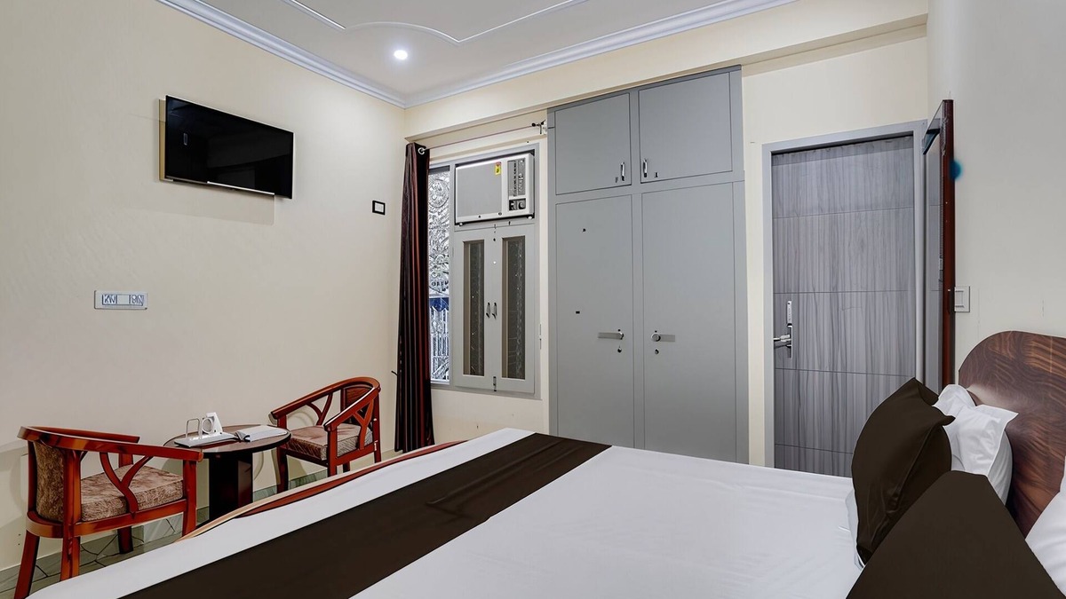 Greater Noida House | Jagdamba Homestay