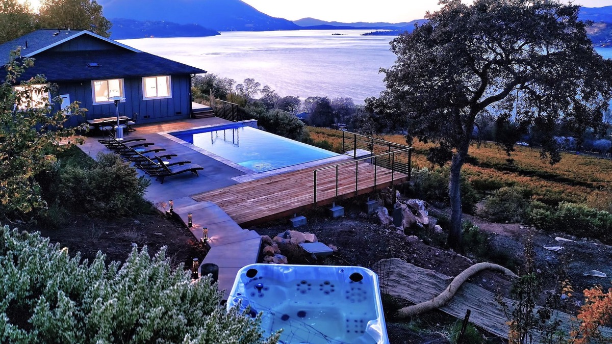 Clear Lake House | Jago Bay Vineyards | A Wine Country Escape