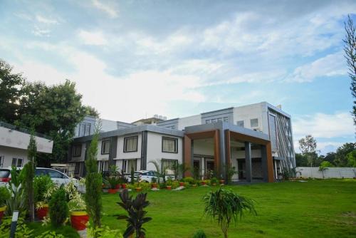 Shahdol Hotel | Jai Vilas Palace & Resort