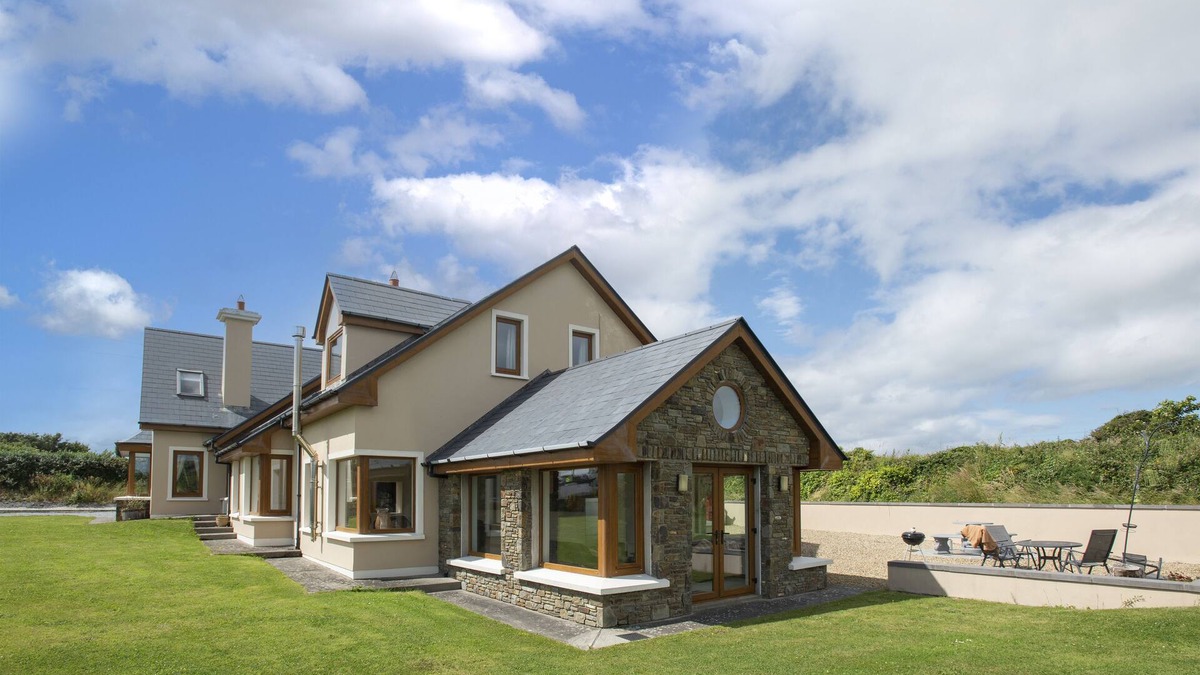 Fenit House | Jalamoor Sea Views 5 bedroom house
