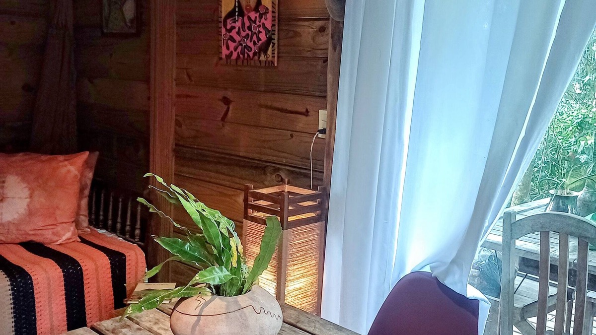 Praia do Rosa Ski Chalet | JANE | HOUSE BY THE SEA | Central and facing the sea