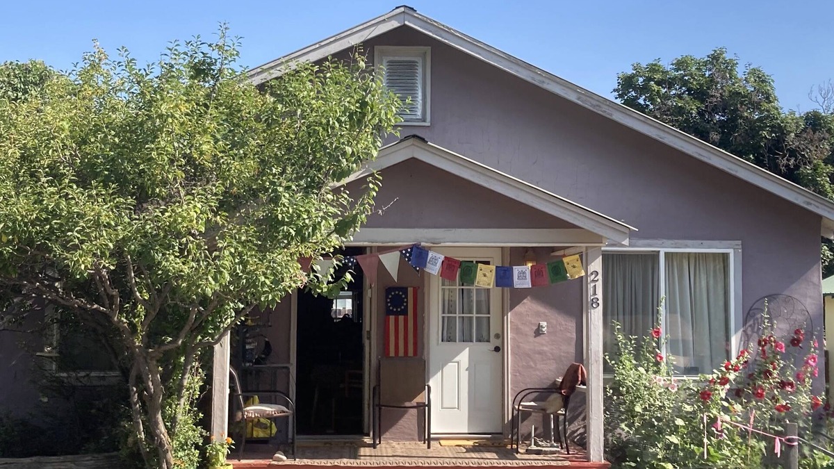 Hot Springs House | Jane's Place a Garden View ~ 30 mins to Flathead Lake