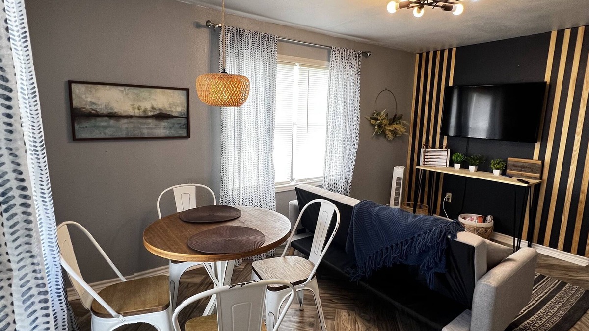 Kingsville House | Janie’s cozy cottage minutes from Texas A&M Kingsville