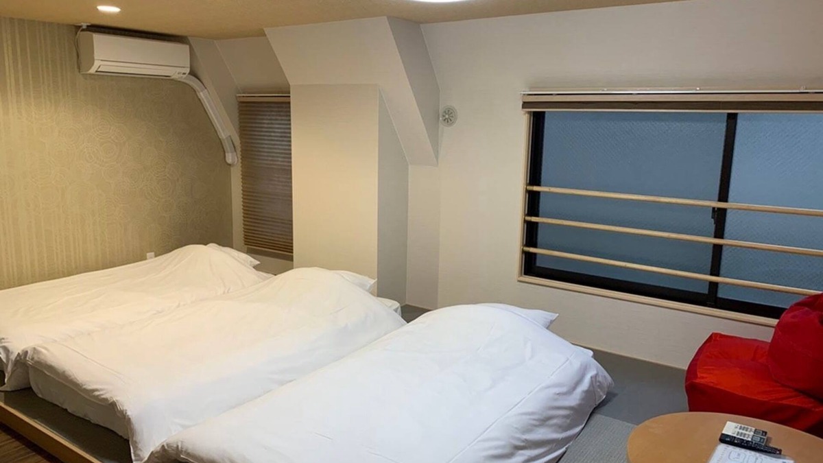 Abeno Apartment | Japanese triple 3 single mattresses separate bat - Room 307/Osaka Ōsaka