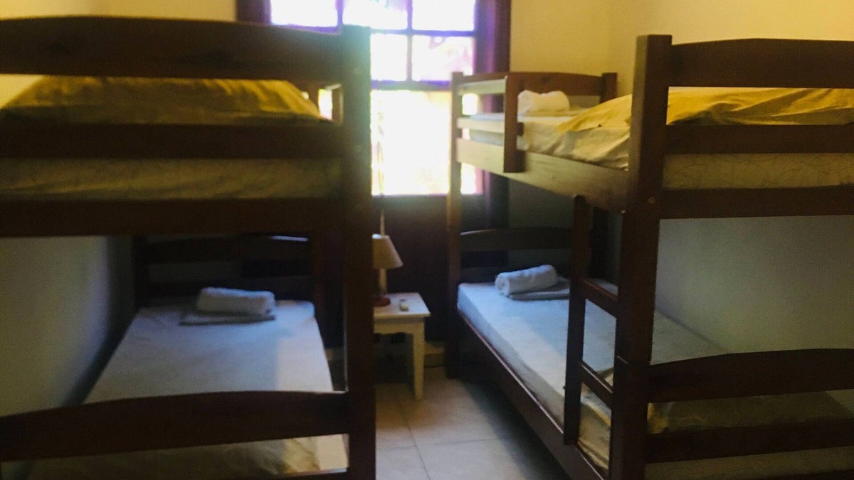 Jabaquara House | Jasmim in front of the beach, 5 suites, pool & BBQ, only 1 km from old town.