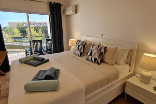 Meia Praia Apartment | Jasmine apartment next to Meia Praia Beach