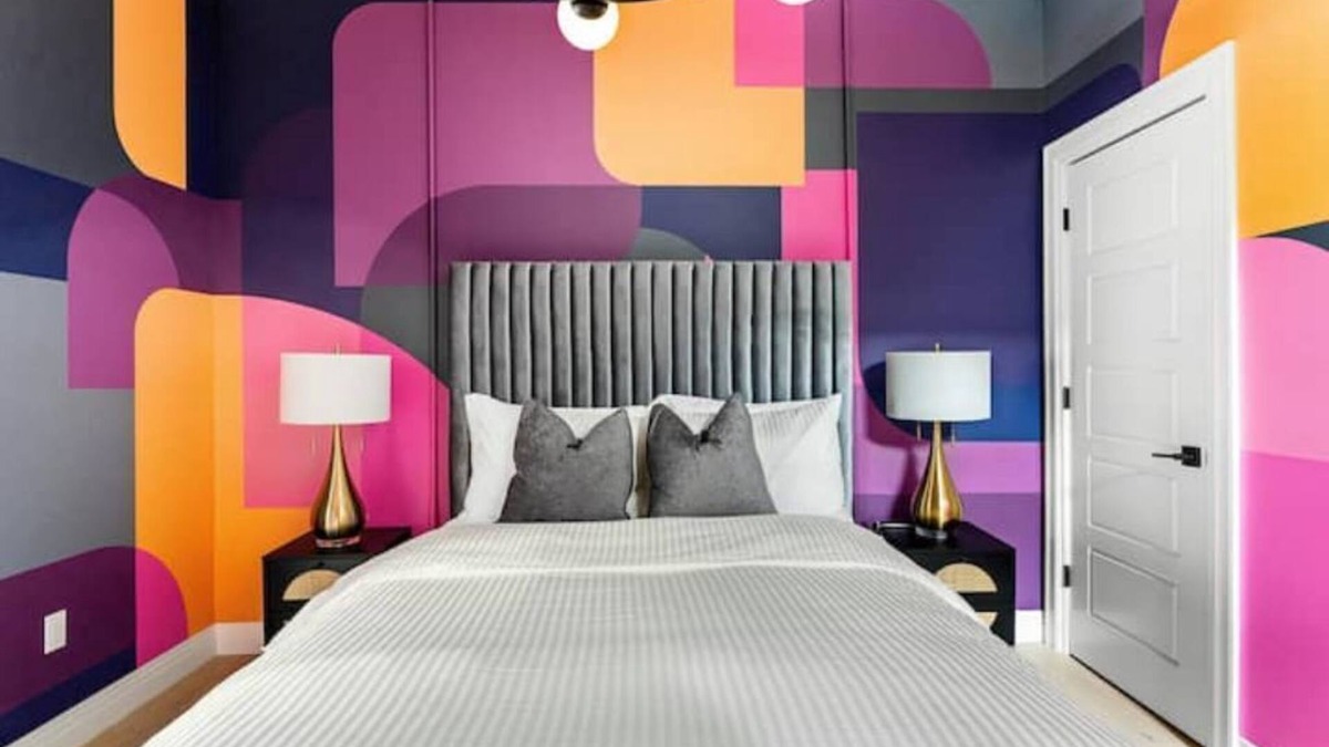 Golden Triangle Apartment | Jason Graves Art Suite 101