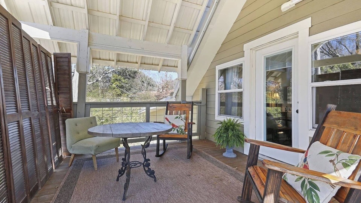 St. Francisville Apartment | Jasperilla Music Loft