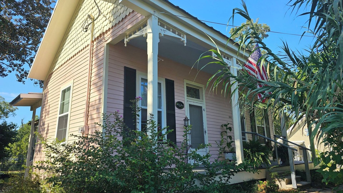 St. Francisville House | Jasperilla Pink house by Louisiana Hospitality Group