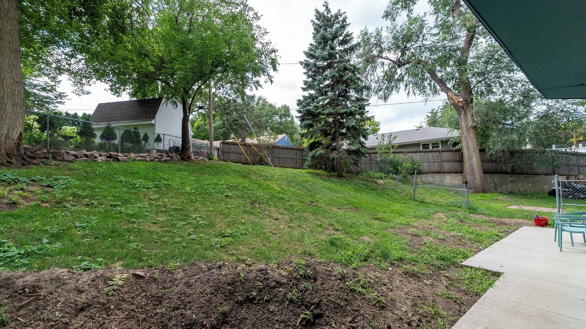 Sioux Falls House | Jaw-dropping artistic mid-century modern home! Close to medical centers