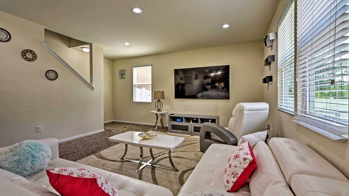 Westside House | Jax Home w/Yard - 10 Mi to Adventure Landing!