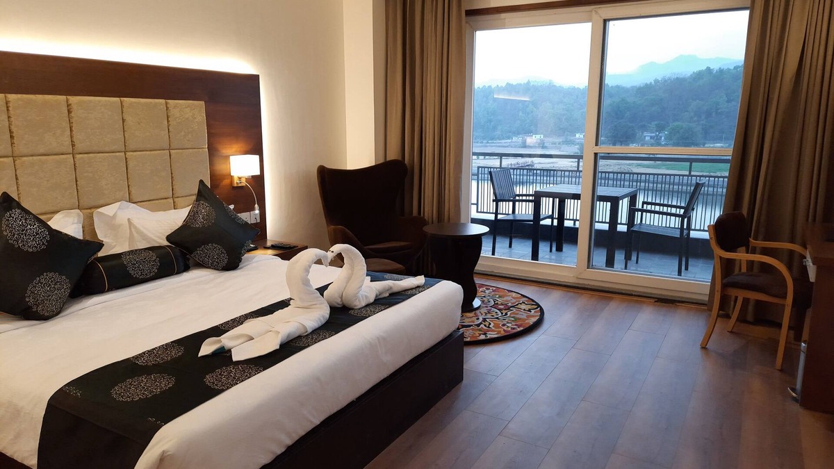 Nahan Hotel | Jay Clarks Exotica