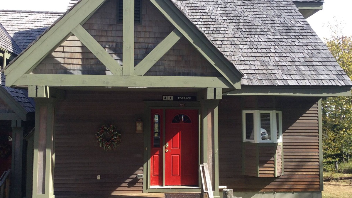 North Troy House | Jay Peak Resort - Luxury ski-In/ski-out - 5 bedroom, 4 bath end unit townhouse