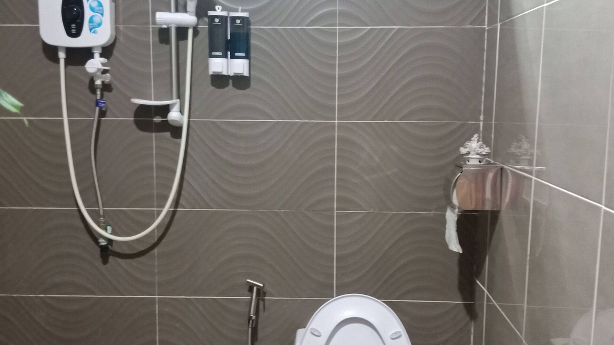 Tanjung House | Jaze 1 - Accomodates 2 adults and 2 children comfortably