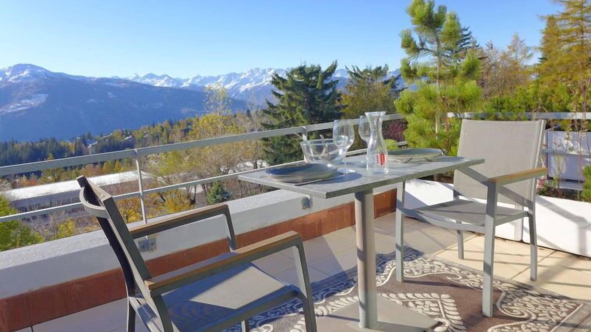 Montana Apartment | Jeanne D'Arc Apt. C-28 by Interhome