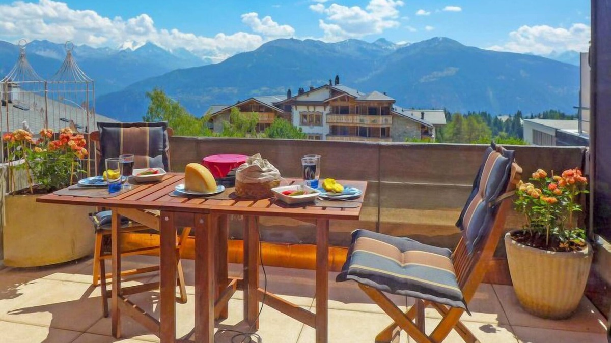 Montana Apartment | Jeanne D'Arc Apt. E-36 by Interhome
