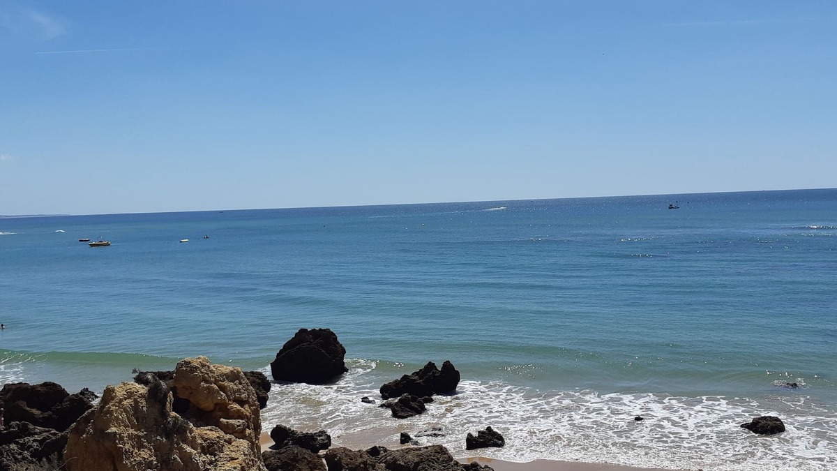 Areias de Sao Joao Hotel | Jeannies Oura Estrela Apartamentos