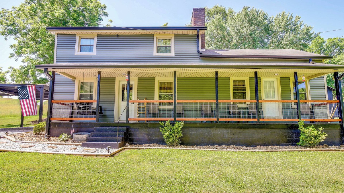 Jefferson City House | Jefferson City Getaway - 3 Mi to Cherokee Lake!