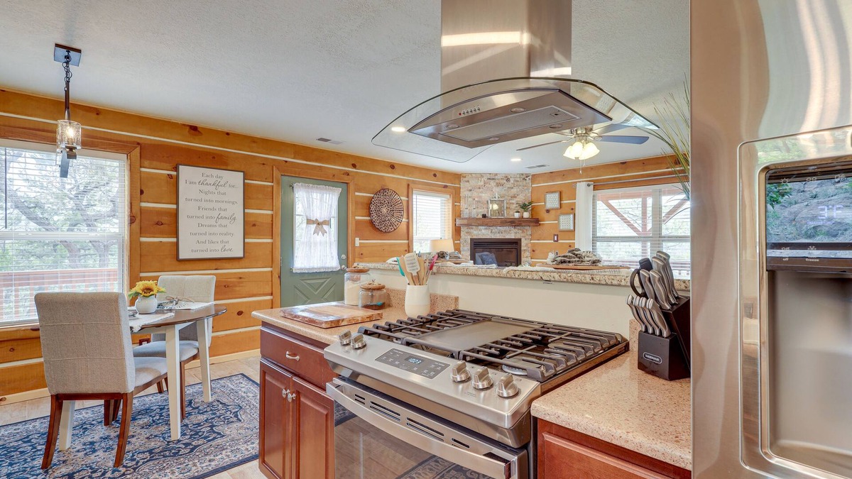 Jemez Springs Cabin | Jemez Springs Cabin w/Deck + Mountain Views!