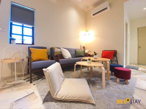 Jenjarom House | Jenjarom No 32 Modern Cozy Homestay for 4 Pax by Beestay