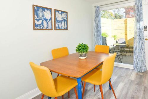 College Hill Apartment | Jennifer's College Hill Apartment Private Entry & Patio