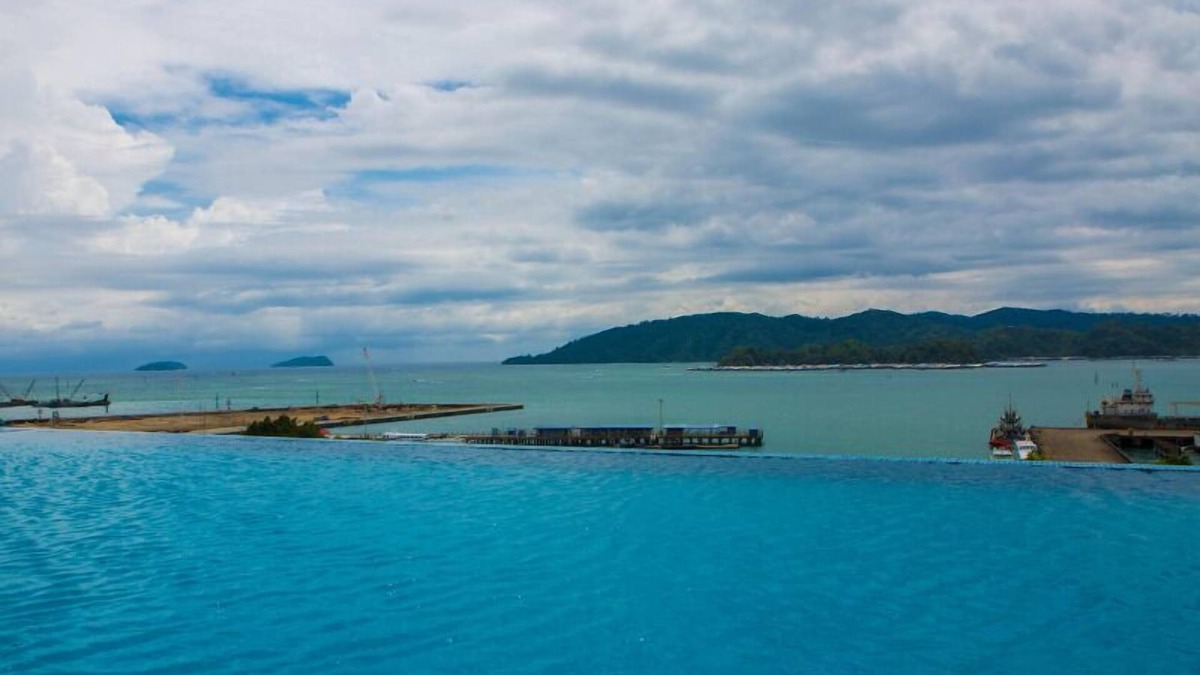 Downtown Kota Kinabalu Apartment | Jesselton Point Homestay