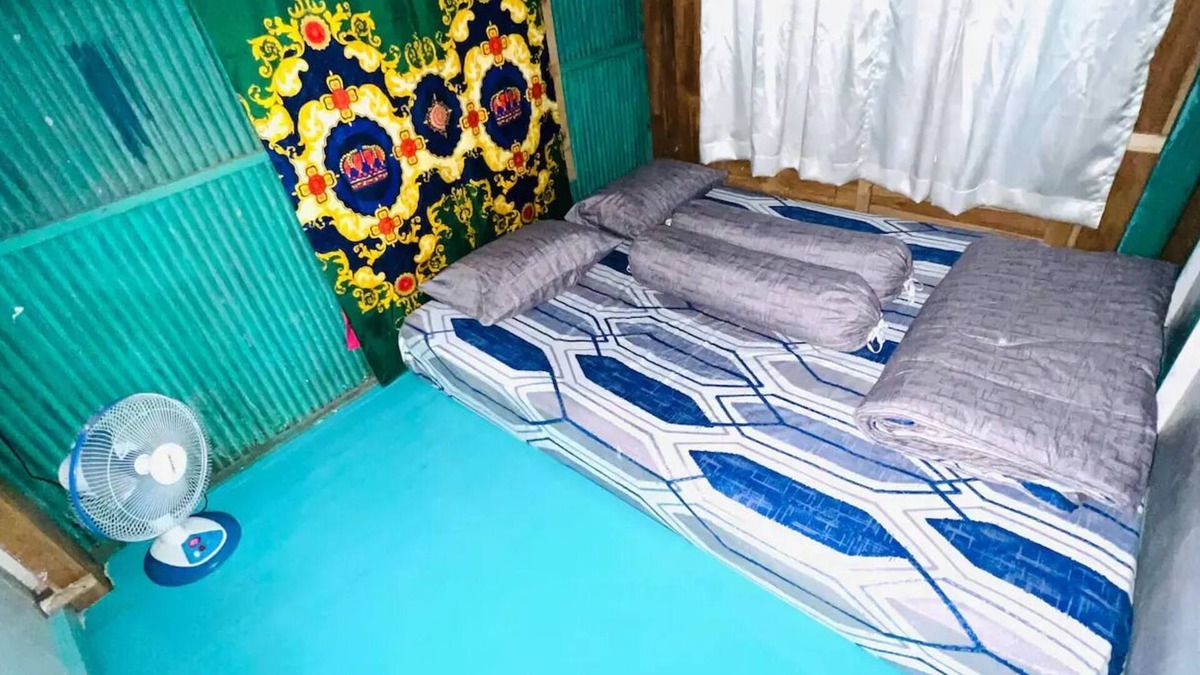 Komodo Bed & Breakfast | Jhuna Komodo Homestay Room1