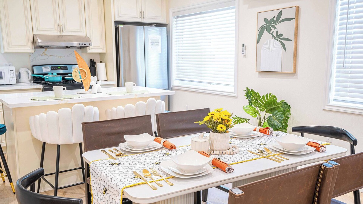 Mayflower Village House | Jie’s 3b3b Arcadia Spacious House with fence yard