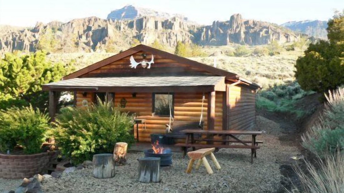 Cody Cabin | Jim Creek Cabin- cozy mountain retreat!
