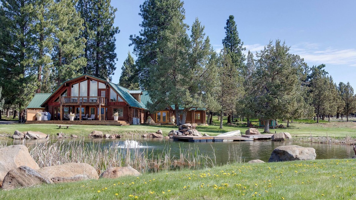 Sisters House | JJ Ranch 40 acres 5 bdrm 3 bath private pool, sauna, soaking tub Mountain Views