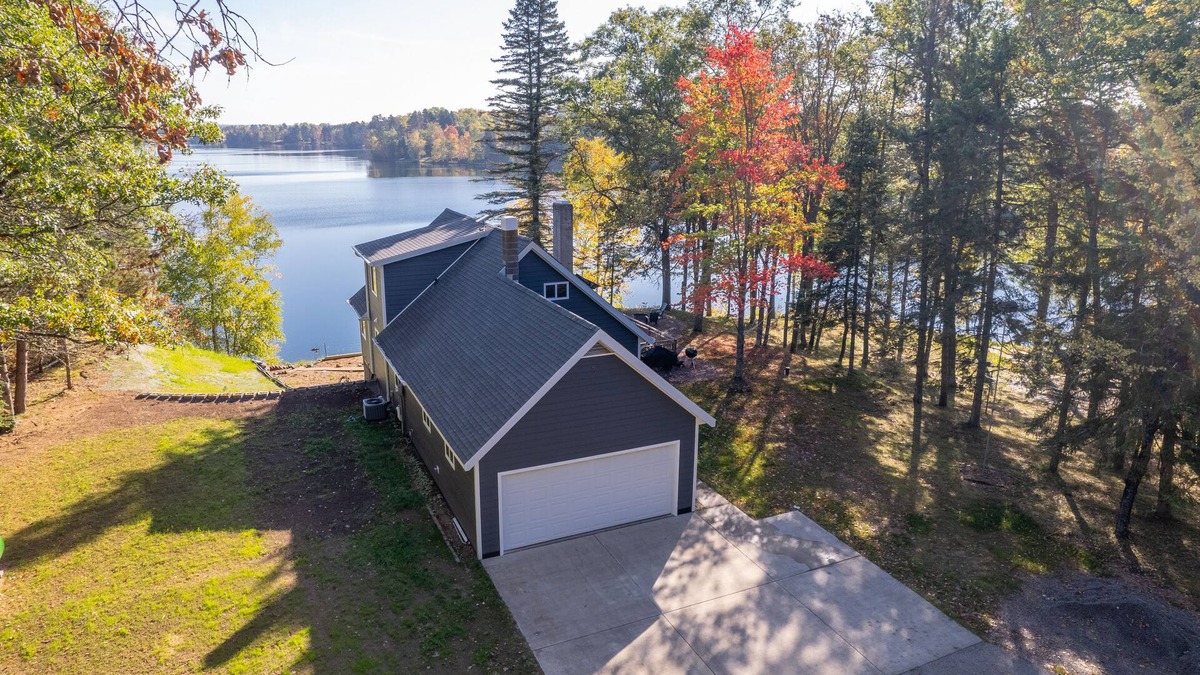Crystal Falls House | JJ's Lakeside Hideaway: Relax by the Firepit on Crisp Autumn Nights
