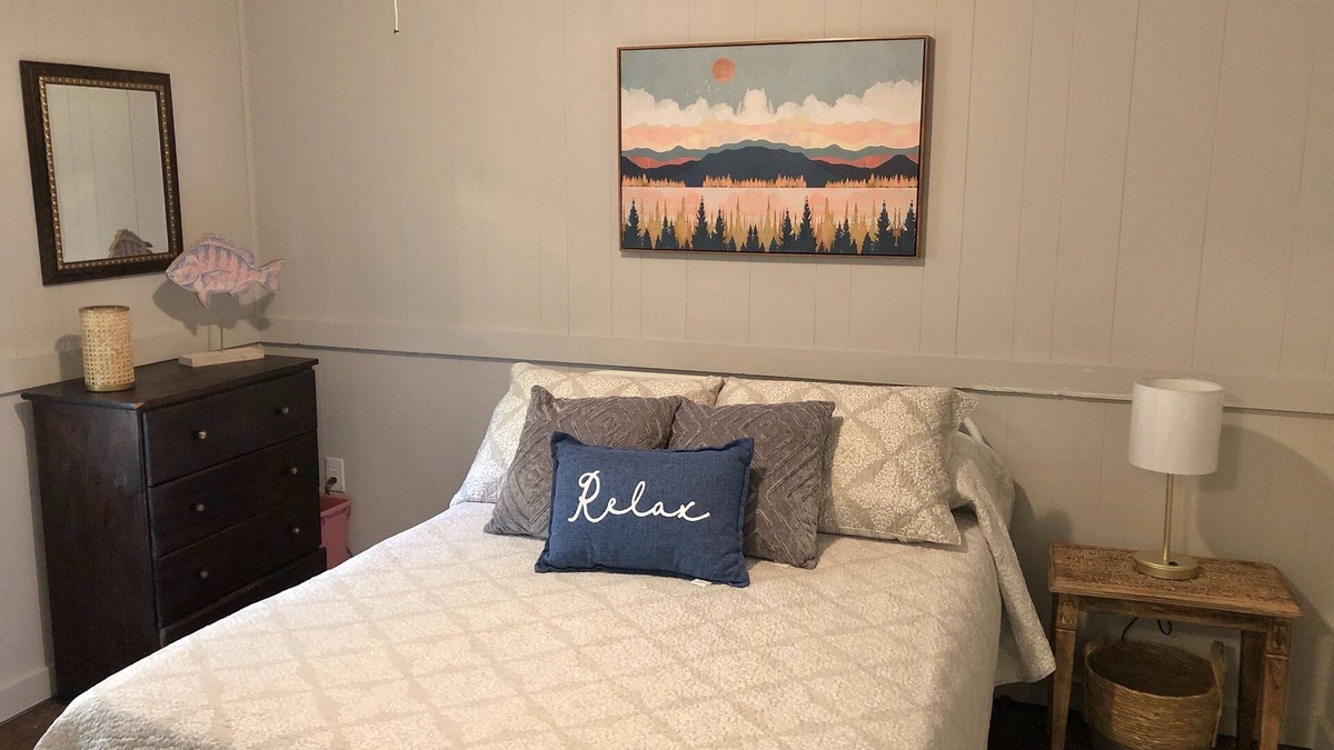Salem House | Jocasee Landing Lake Cottage - 1 mi from boat ramp!