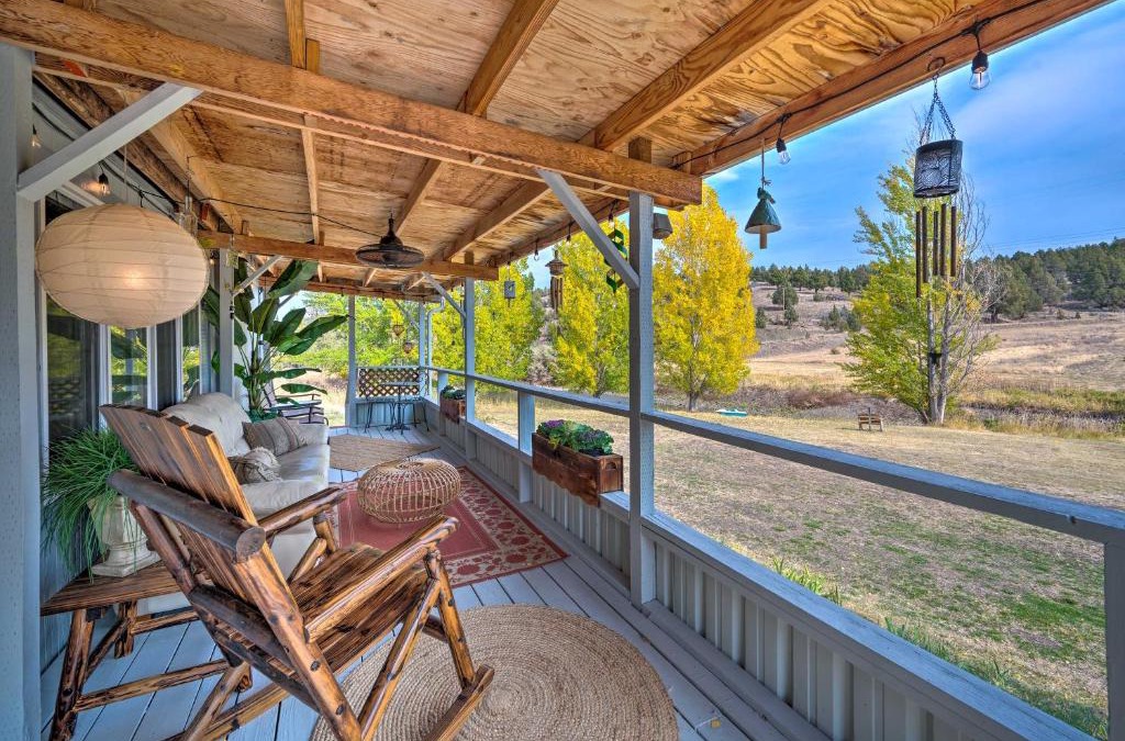 John Day House | John Day Lakehouse with a Great Outdoor Space!