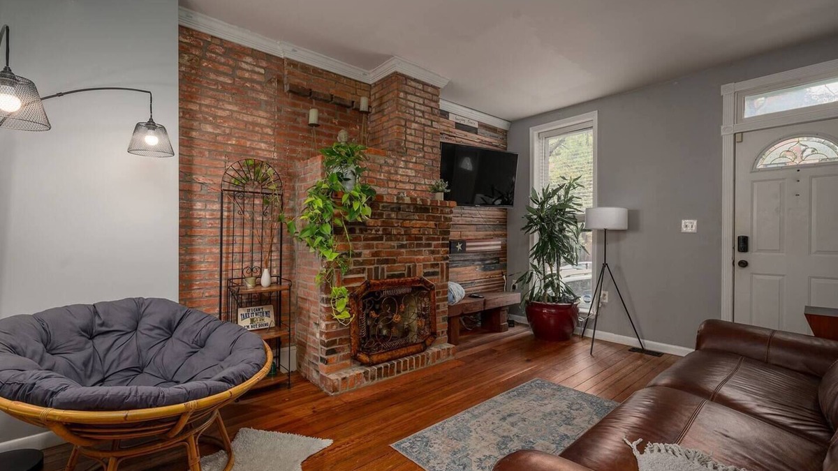 Upper Fells Point House | Johns Hopkins Historic Renovated home - Location!