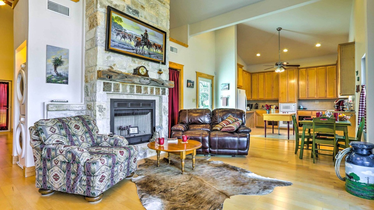 Johnson City House | Johnson City Home w/Hot Tub - Close to Wineries!
