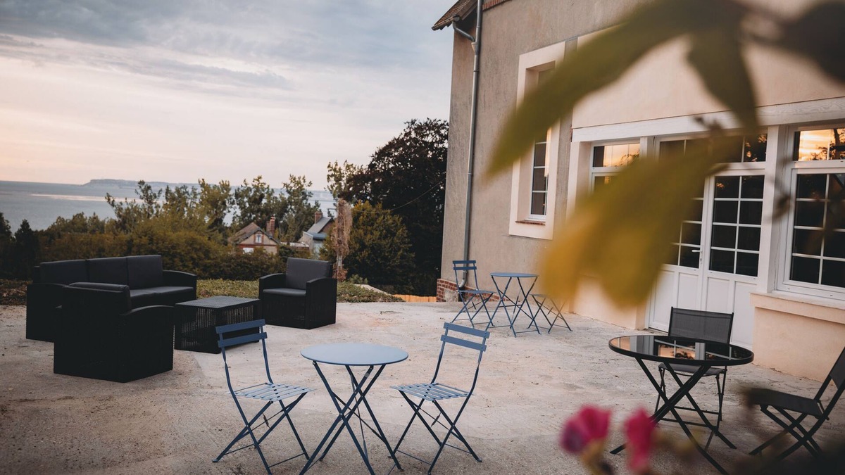 Cricqueboeuf Apartment | Joli Appartement Dans Propriété Normande Surplombant la mer