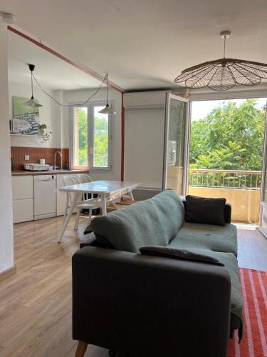Baille Apartment | Joli T3 Centre ville