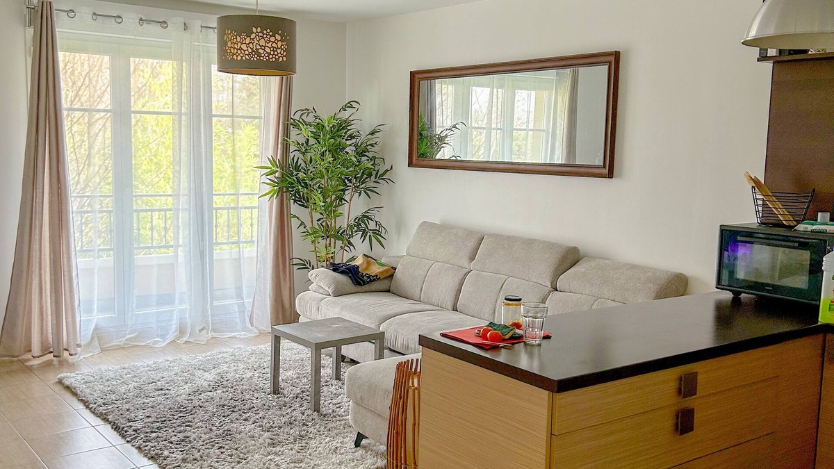 Livry-Gargan Apartment | Jolie f2 Cosy Avec Balcon