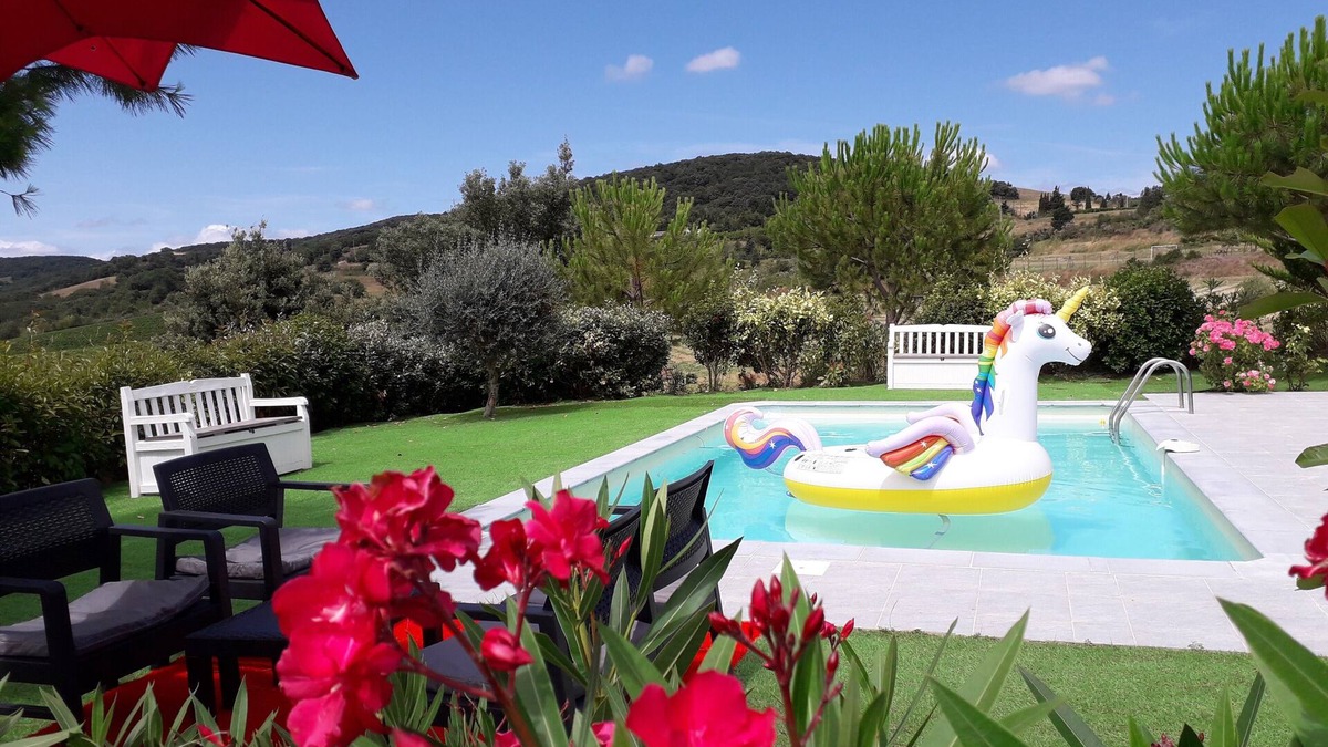 Montclar Villa | Jolie Maison à Louer Près de Carcassonne Avec Atelier Artistique