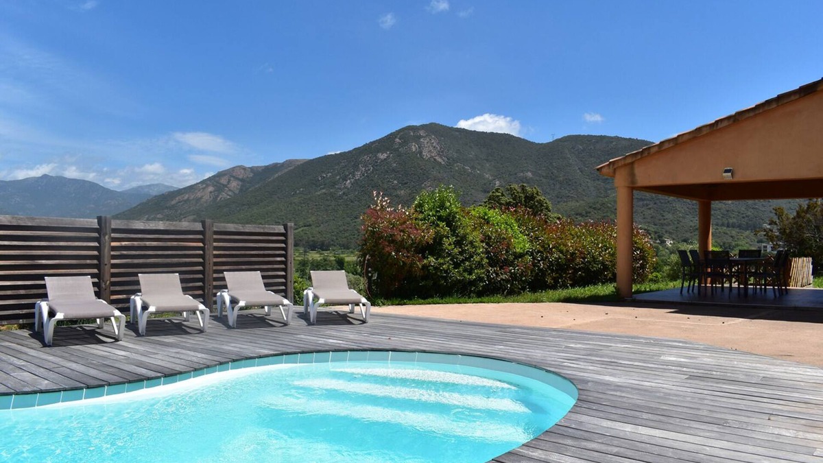 Vico House | Jolie Maison Avec Piscine Proche Plage et Commerces