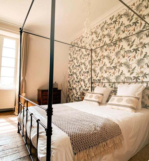 Le Bernard Bed & Breakfast | Jolly Château - private room "Chambre des oiseaux"