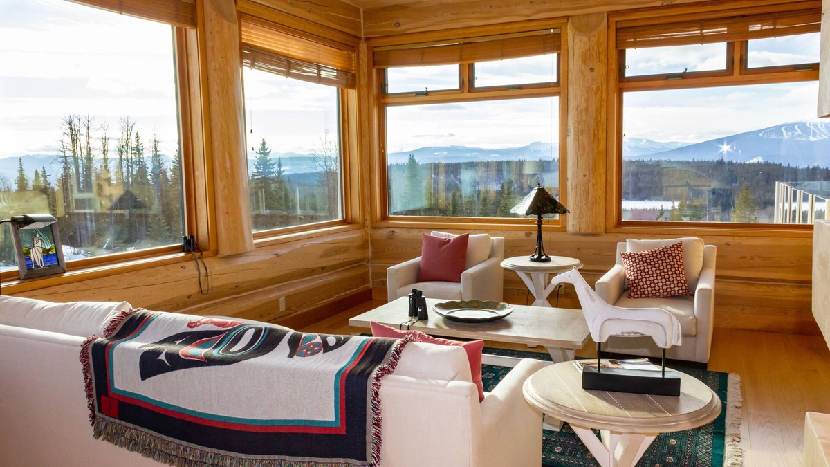 Smithers Cabin | JollyMore | Pink Sky Lodge