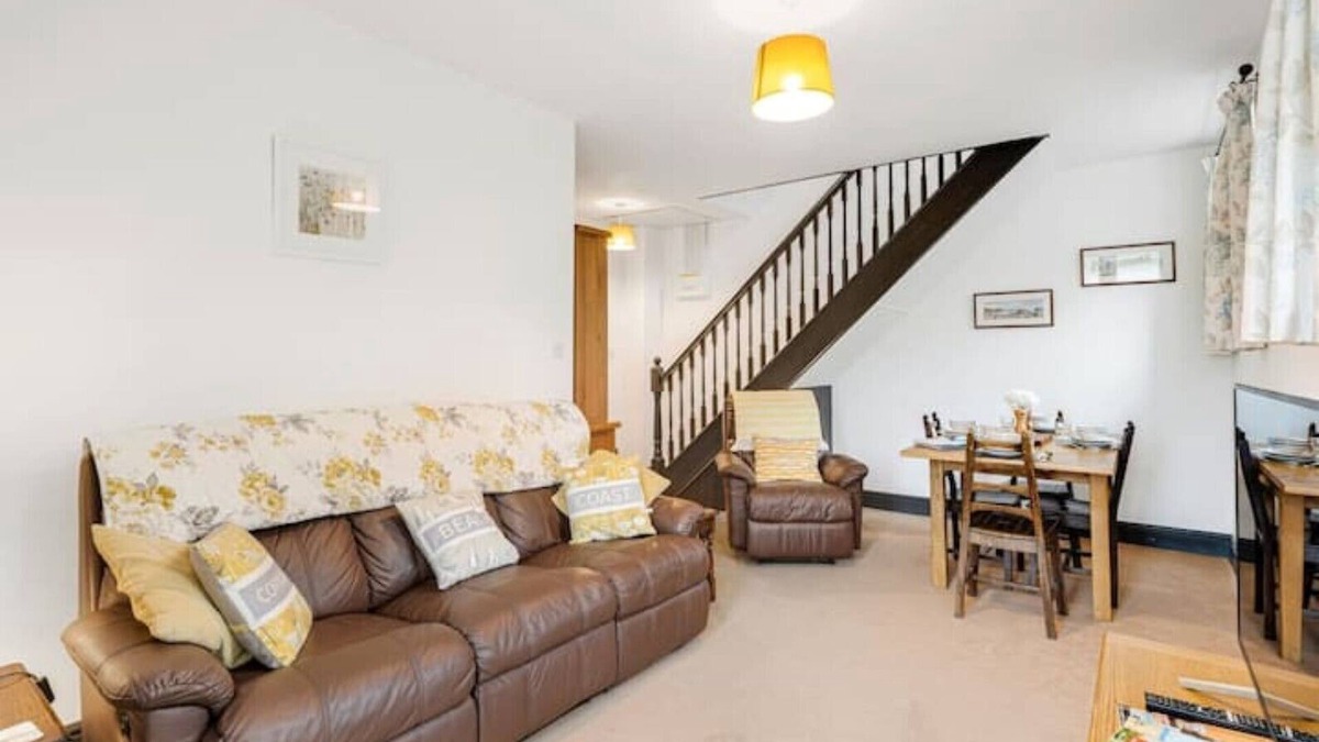 Coverack House | Journeys End with surrounding Sea views