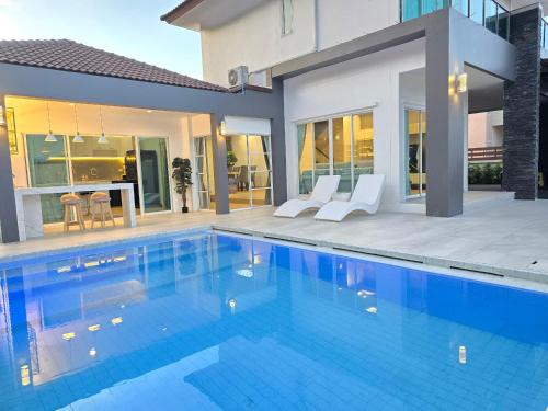 Chatuchak Villa | Joy Homes Design Pool Villa