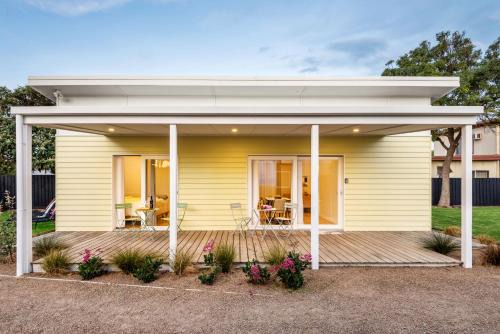 Tootgarook House | Joy's Folly