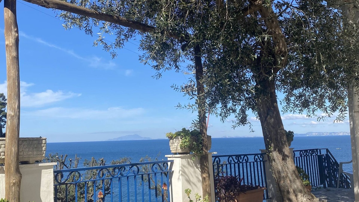 Vico Equense Villa | Joyful seafront villa on the Sorrento coast with stunning view on Naples Gulf