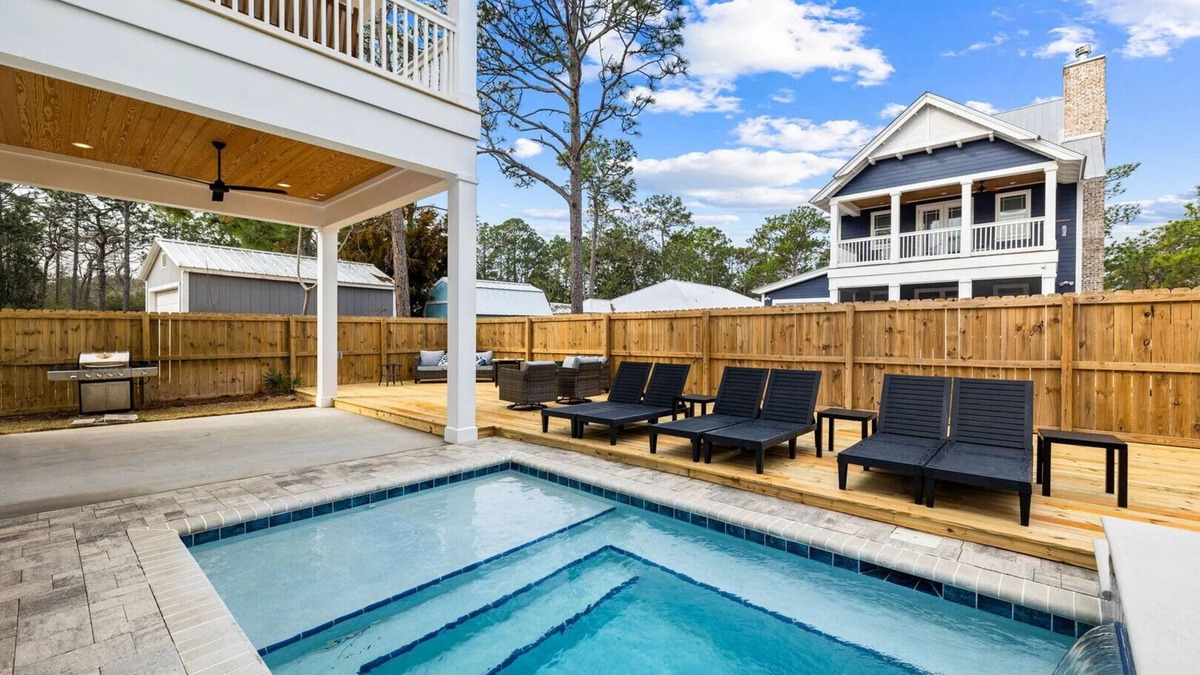 San Juan House | Juan Fine Day | Sleeps 18 | Heated Pool + Golf Cart | Exclusive Bonfires