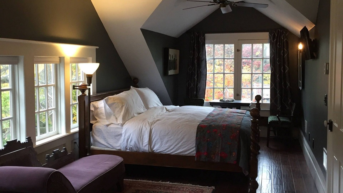 Saugatuck Bed & Breakfast | Judson Heath Colonial Inn