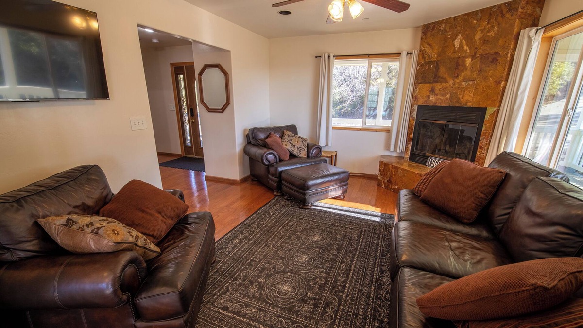 Julian House | Julian-Cuyamaca House- wrap around deck & views of Lake Cuyamaca!